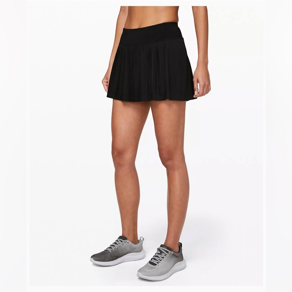 Lululemon Pleat to Street Mid-Rise Skirt in Black